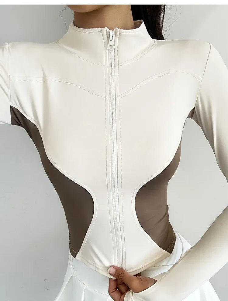 Naked Feeling, sporty, long-sleeved, for running, fitness and outdoor activities.